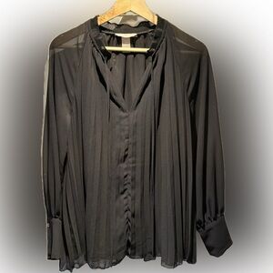 H&M BLACK FLOWY PLEATED BLOUSE SIZE SMALL